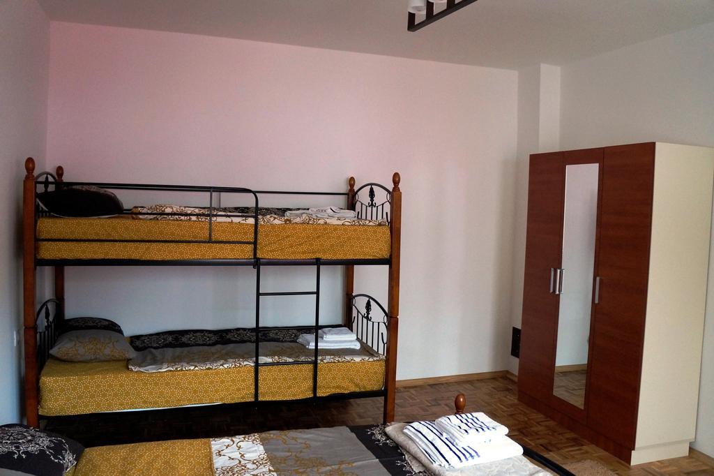 Central Apartment Нікшич Екстер'єр фото