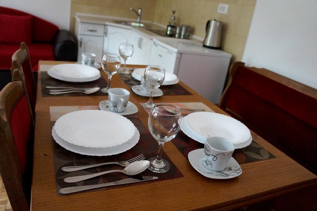 Central Apartment Нікшич Екстер'єр фото